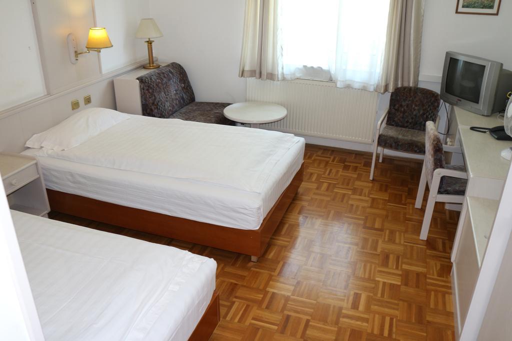 Hotel Wasserpalast - Breakfast For Free!!! Štýrský Hradec Exteriér fotografie