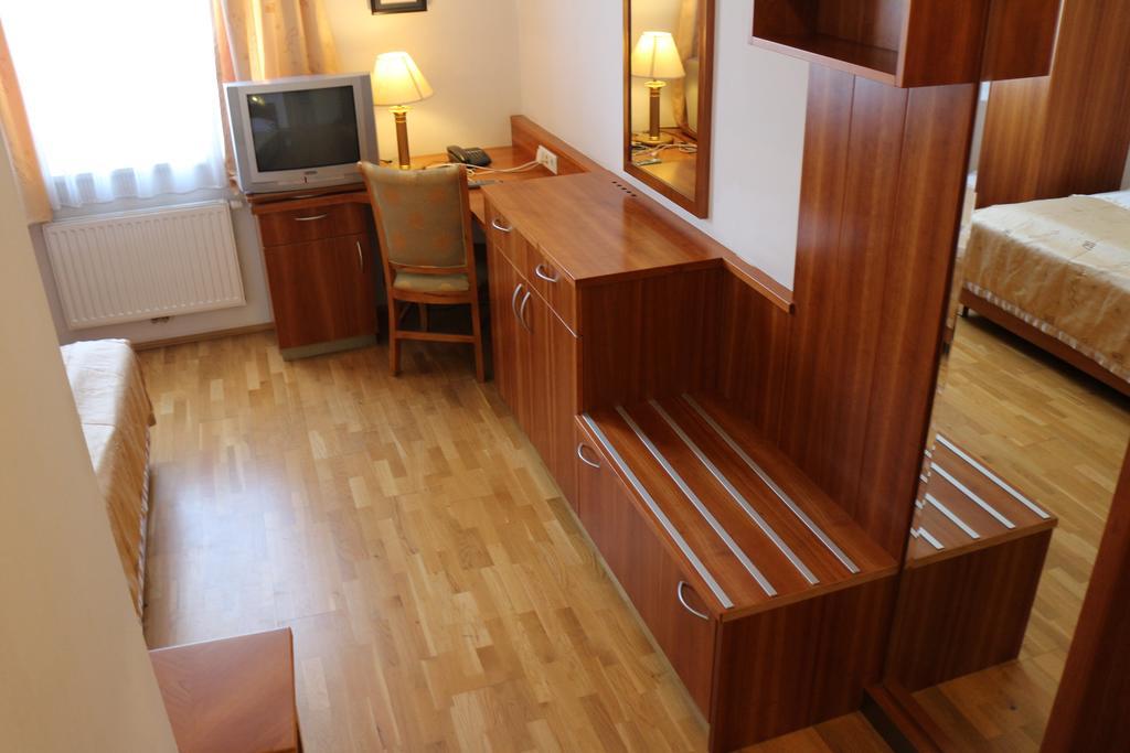 Hotel Wasserpalast - Breakfast For Free!!! Štýrský Hradec Pokoj fotografie